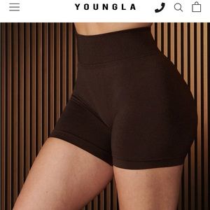 Curve Seamless Shorts.  Colour - Bossy